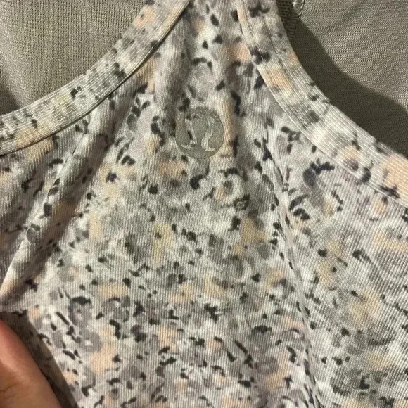 Lululemon power Y tank top shelf bra gray speckled 4 - Picture 4 of 7